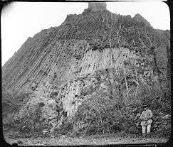 Should we call it "Devils Tower."